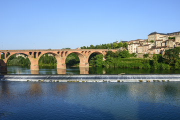 Fototapeta premium Albi, bridge over the Tarn river