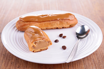 coffee eclair