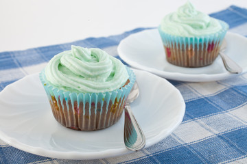 small cream cakes