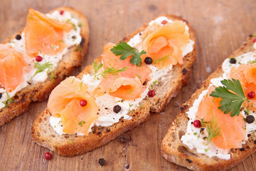 bread toast with salmon