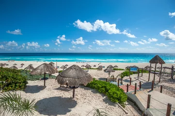 Gordijnen Dolphin Beach panorama, Cancun, Mexico © javarman