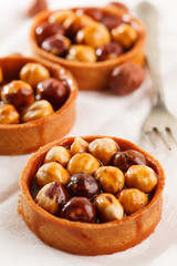 Obraz premium Nut tarts with caramel