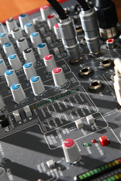 Audio mixer equipment