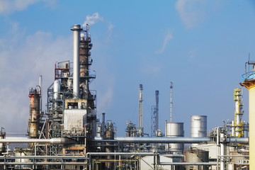 Fototapeta na wymiar Petrochemia - Rafineria ropy naftowej