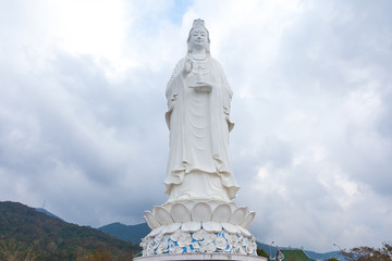 Standing Guan Yin statue