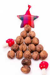 Albero di Natale con noci