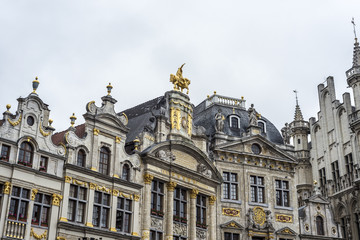 Fototapeta na wymiar Guildhalls on Grand Place in Brussels, Belgium.
