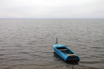 Naklejka premium Boat in water