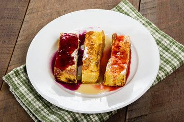 French toast sticks with syrups