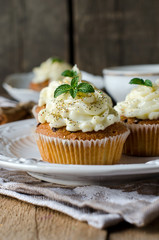 Cupcakes with cream cheese