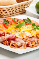 Scrambled eggs with bacon