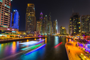 Fototapeta na wymiar Dubai Marina. Zjednoczone Emiraty Arabskie