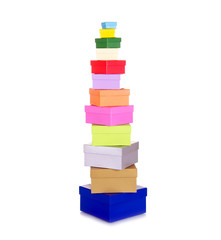 Turm aus bunten Schachteln