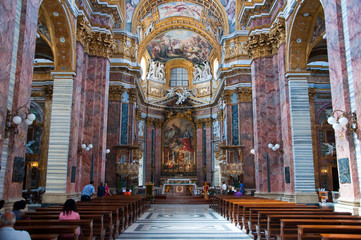 Fototapeta premium Interior of the Basilica San Carlo al Corso in Rome, Italy.