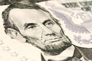Abraham Lincoln on the new five dollar