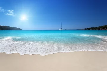 Strand Anse Lazio auf der Insel Praslin, Seychellen © Iakov Kalinin
