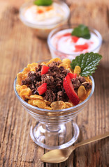 Breakfast cereals and yogurt