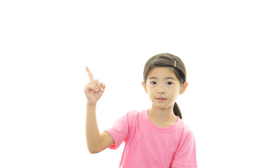 指さす女の子