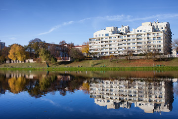 Obraz premium Condominum by the Lake in Warsaw
