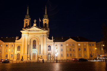Fototapeta na wymiar Katedra Polowa Wojska Polskiego w Warszawie