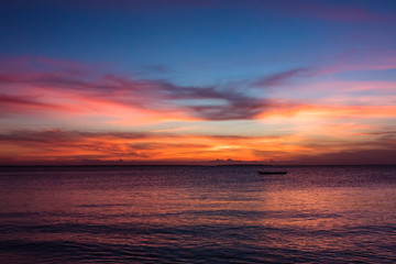 Fototapeta na wymiar Widok na zachód słońca na wyspie Zanzibar