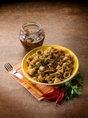 integral orecchiette with dried tomatoes