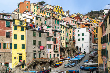 Fototapeta na wymiar Wieś Riomaggiore na Cinque Terre we Włoszech