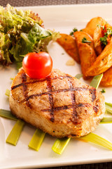steak with potatoes
