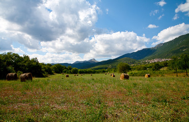 Fototapeta na wymiar górskiej dolinie Włochy
