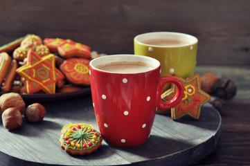 Hot chocolate with ginger cookies