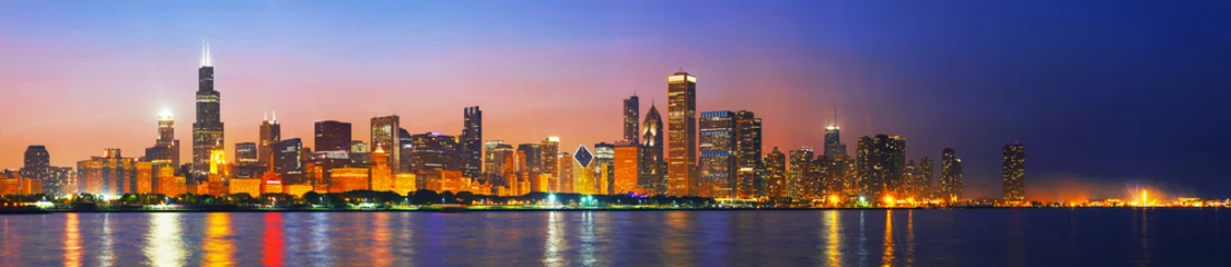 Foto op Plexiglas anti-reflex Downtown Chicago, IL bij zonsondergang © andreykr