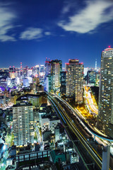 Naklejka premium Cityscape in Tokyo at night