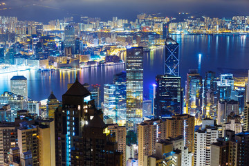 Fototapeta na wymiar Hong Kong Skyline od szczytu w połowie nocy