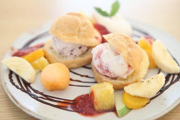 choux cream ice cream with fruits