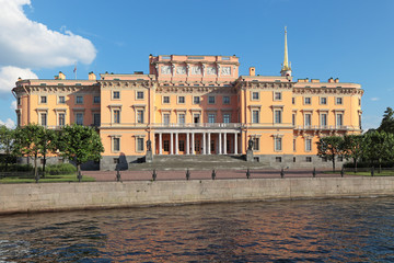 Fototapeta na wymiar Saint Michael's Castle, Saint-Petersburg, Russia