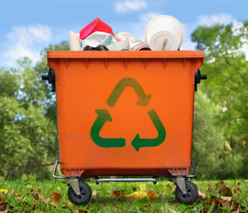 Garbage bin