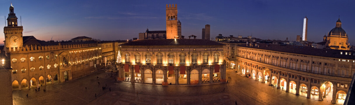 view of piazza maggiore - bologna