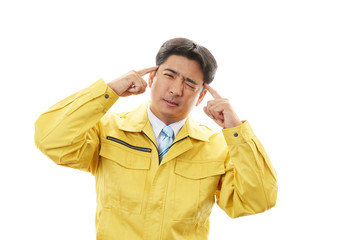 頭痛を訴える作業員