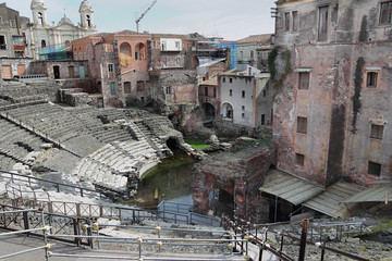 Fototapeta na wymiar Rzymski teatr w Katania, Włochy