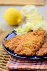 Petto di pollo impanato con verdure