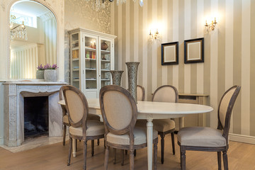 Vintage mansion - dining table