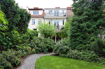 Vintage mansion - garden