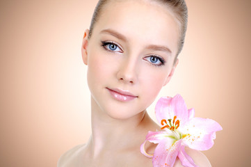 Fototapeta premium Beautiful young woman with healthy skin