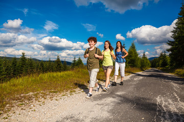 Fototapeta premium Family on walking tour