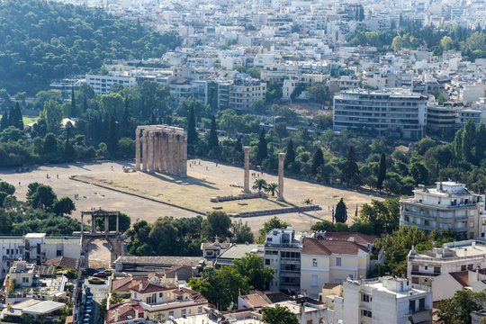 Atens. The Temple of Olympian Zeus