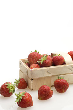 Korb mit erdbeeren