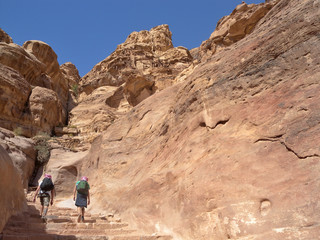 Jordan - Petra - up hill to Monastery