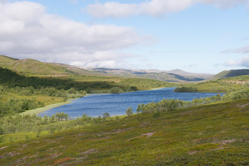 Fototapeta na wymiar Jezioro w Fell, Półwysep Varanger, Norwegia
