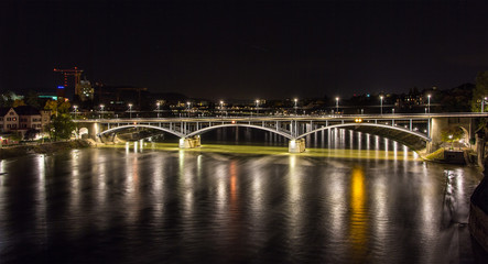 Fototapeta na wymiar Widok z mostu mostu w Wettstein Basel - Szwajcaria