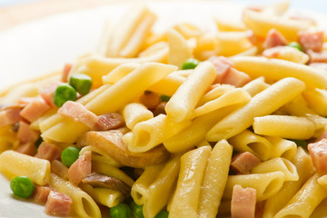 penne pasta with vegetables